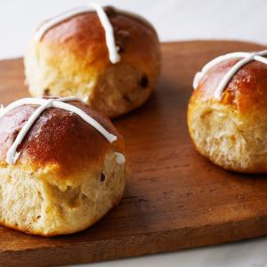 Anna Olson's Hot Cross Buns