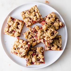 Strawberry Rhubarb Pie Bars Are a Taste of Spring