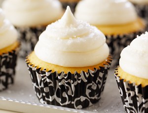 Fluffy Vanilla Cupcakes