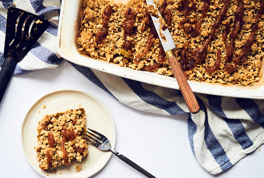 healthy apple pie squares, ready to serve