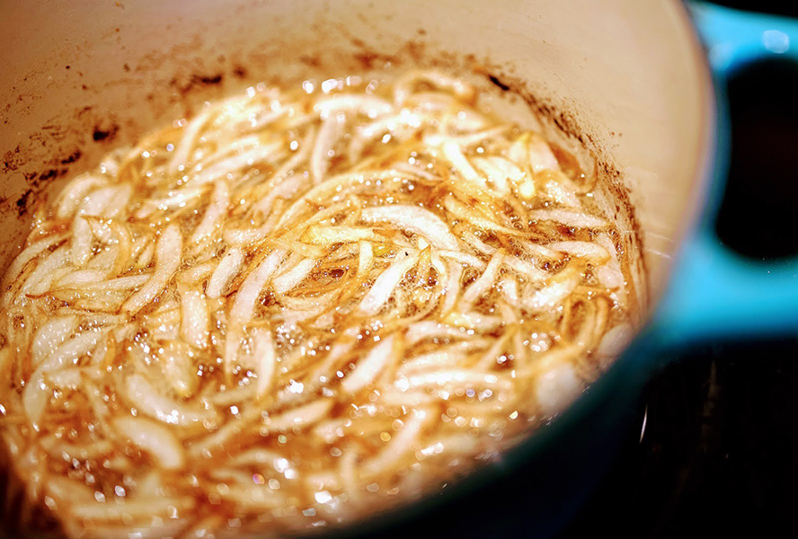 Mujadara onions in a Dutch oven