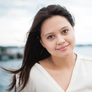 Headshot of Angela Serednicki