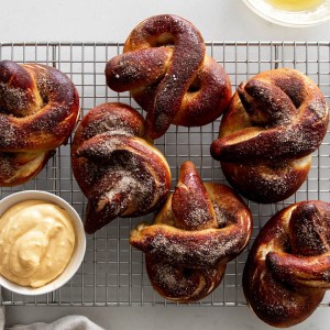 Soft, Fluffy Pumpkin Spice Pretzels with Pumpkin Cream Cheese Dip