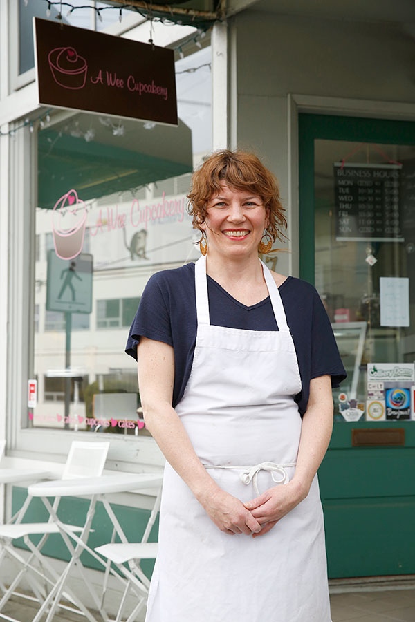 Nanaimo, british columbia, a wee cupcakery, Medina mayes, Nanaimo cupcake,