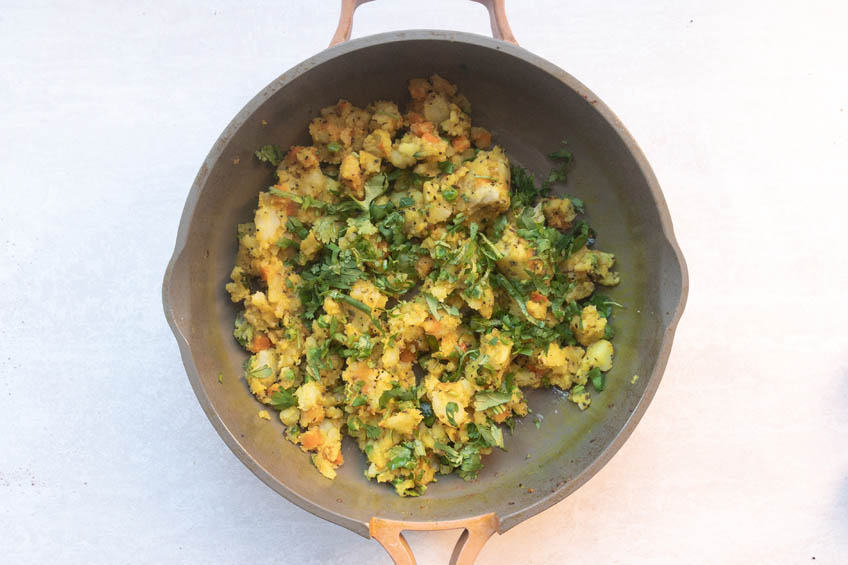 Potato for samosa mixture in a pan