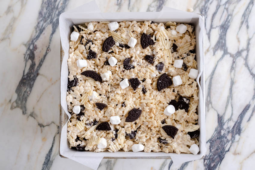 Marshmallow Potato Chip and Oreo Squares in a square pan