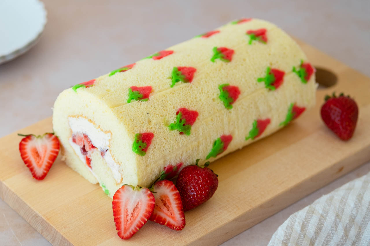 Strawberry roll cake- strawberry dessert