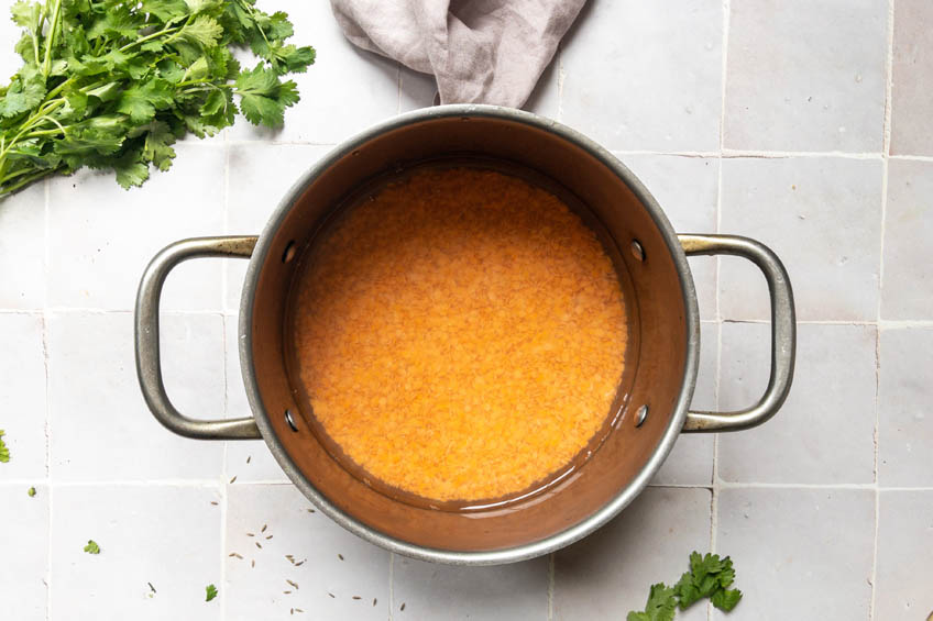 Lentils and water in a pot