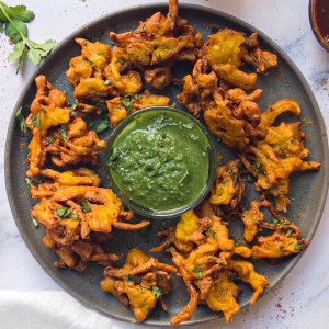 Spicy, Crispy Onion Pakora