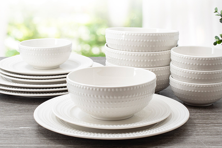 Mikasa Adeline Porcelain Dinnerware Set, 16-piece