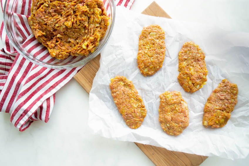 Raw beef kotlet patties