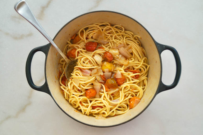 Tomato confit pasta in a Dutch oven