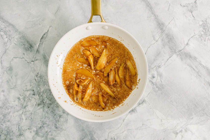 Caramelized pears in saucepan