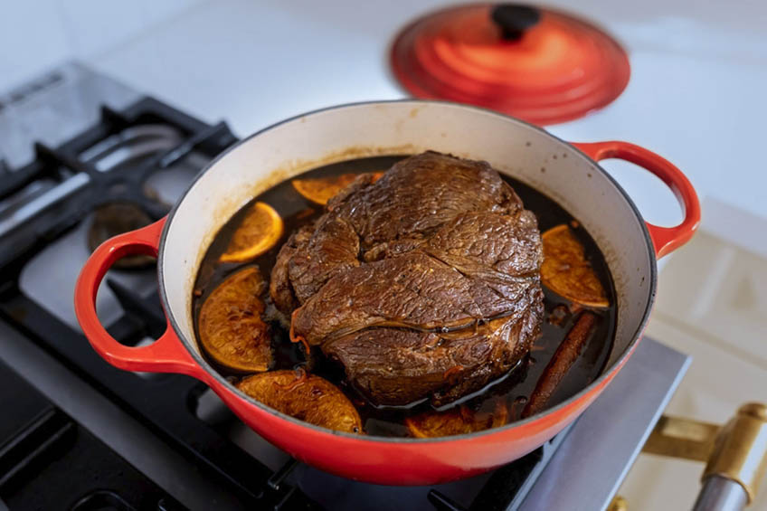 Pepperpot pot roast in a Dutch oven