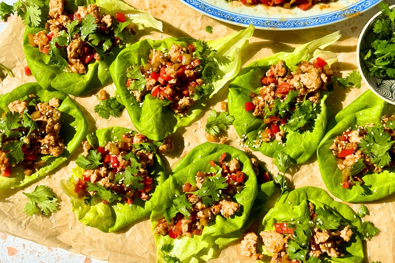 Spicy chicken lettuce wraps