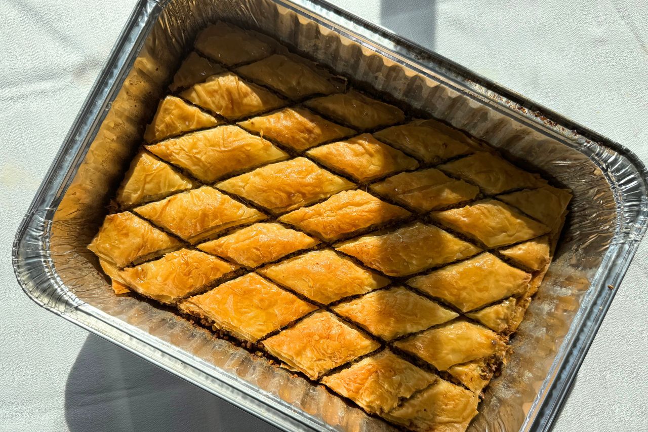 Baked pistachio baklava