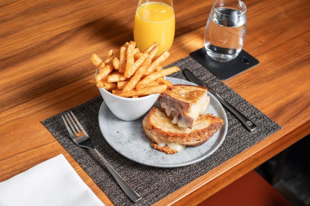 Grilled Cheese Air Canada