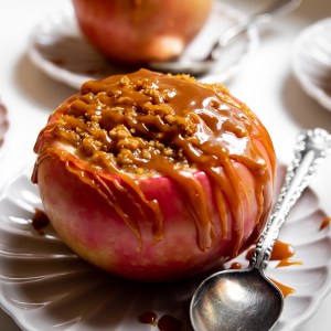 Cheesecake-Stuffed Baked Apples