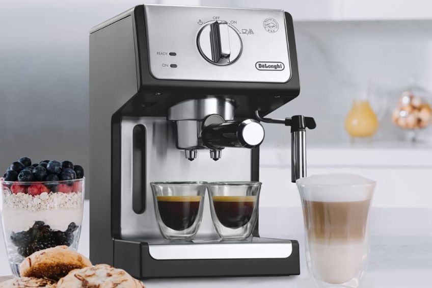 De'longhi espresso and cappucino machine on kitchen counter