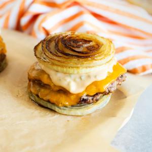 How to Recreate the Viral Flying Dutchman Burger