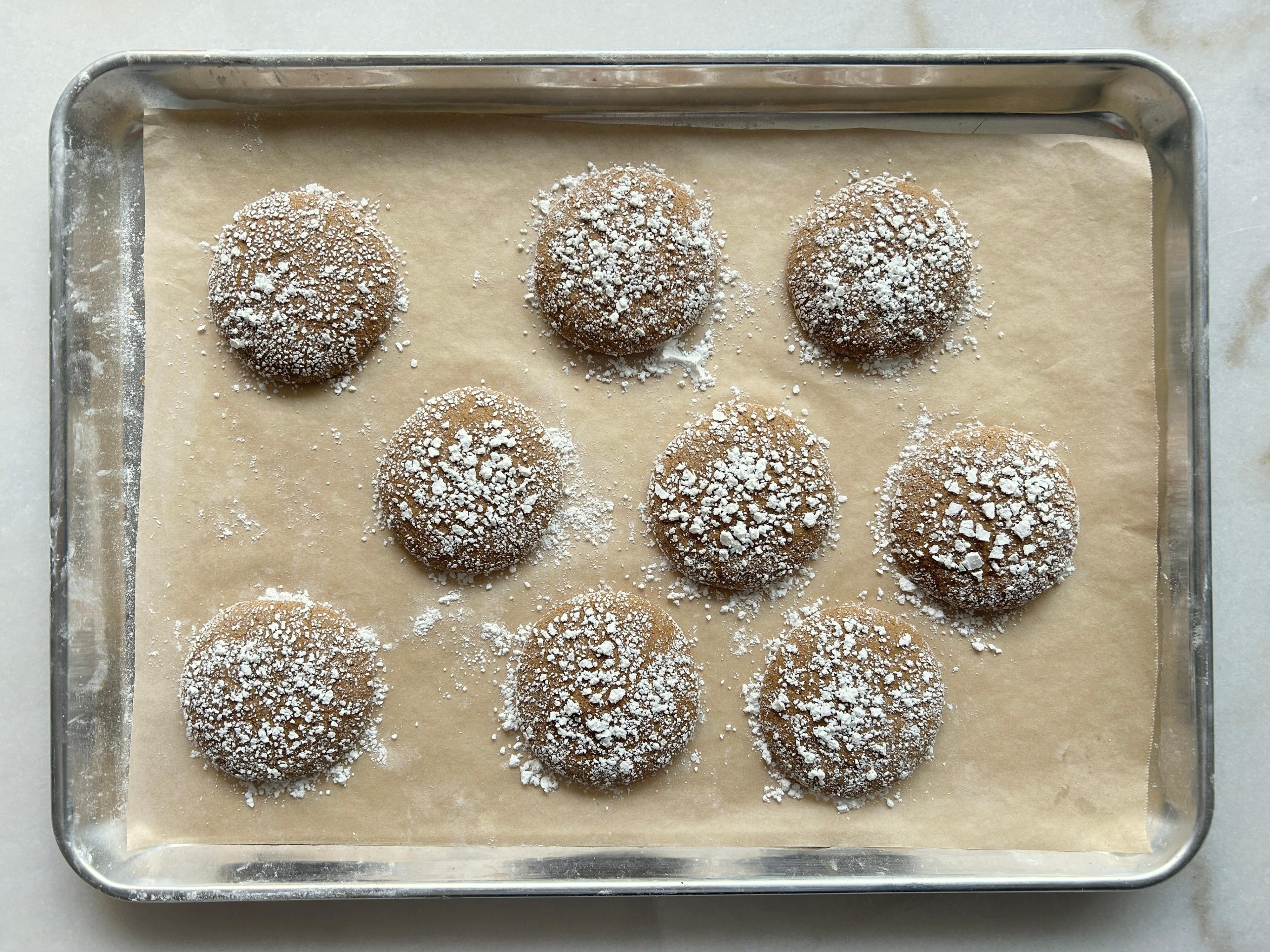 Gingerbread crinkle cookies