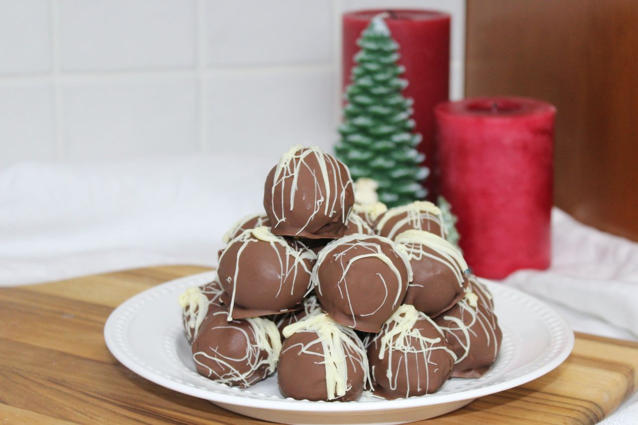 No-bake chocolate balls