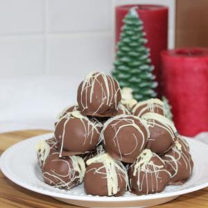 No-Bake 3-Ingredient Chocolate Balls