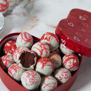 Red Velvet Cake Pops For Valentine's Day
