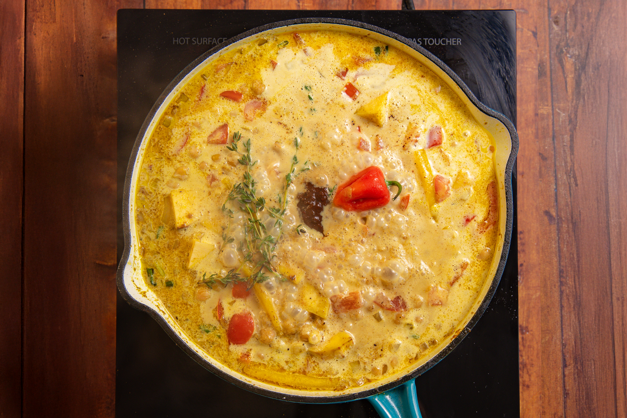 Simmering chickpea curry