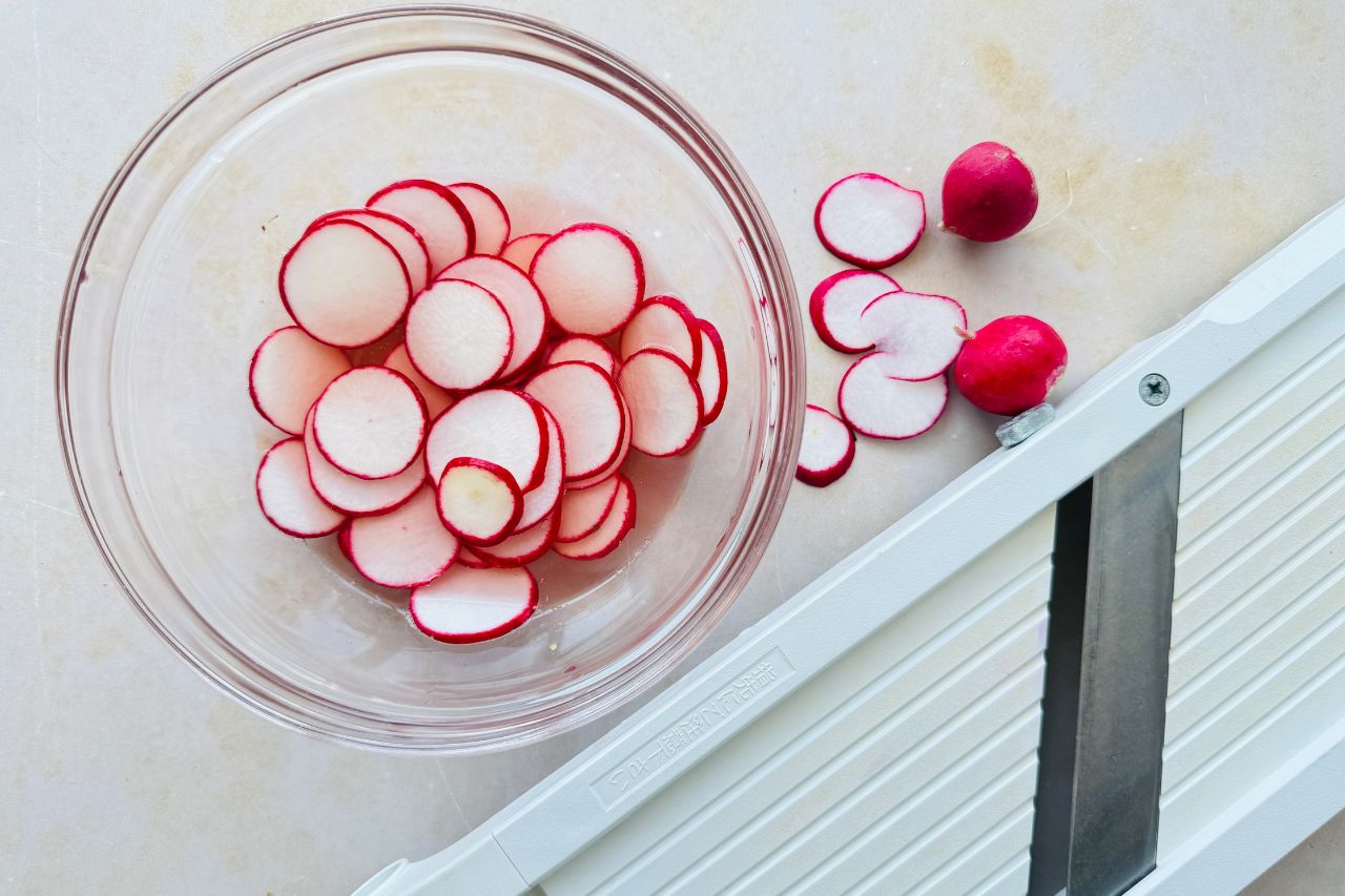Sliced raddishes