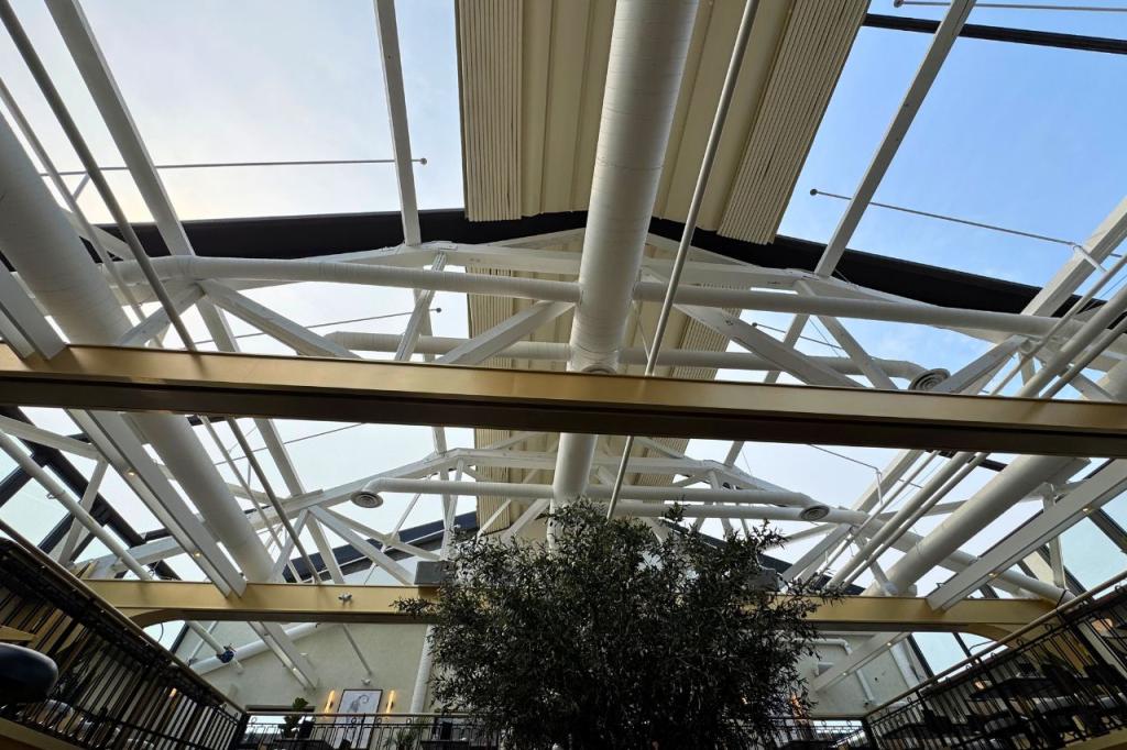 Retractable Roof- Queens Harbour