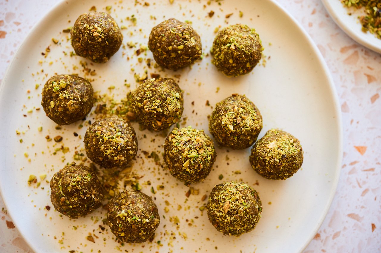 No-bake high-protein baklava balls